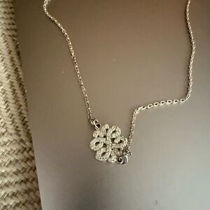 Elegant Silver Flower Pendant Necklace
